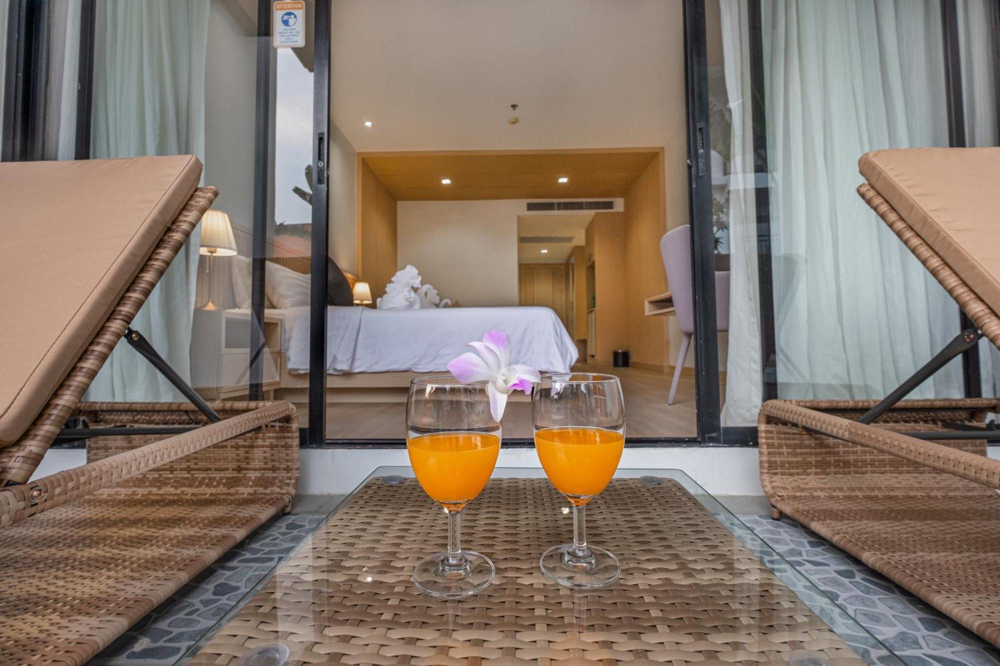Estella Phuket Mai Khao Beach Resort Экстерьер фото